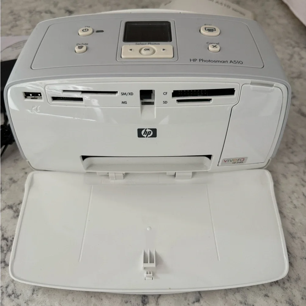 HP Photosmart A510 Photo Printer - Light Gray and White with case